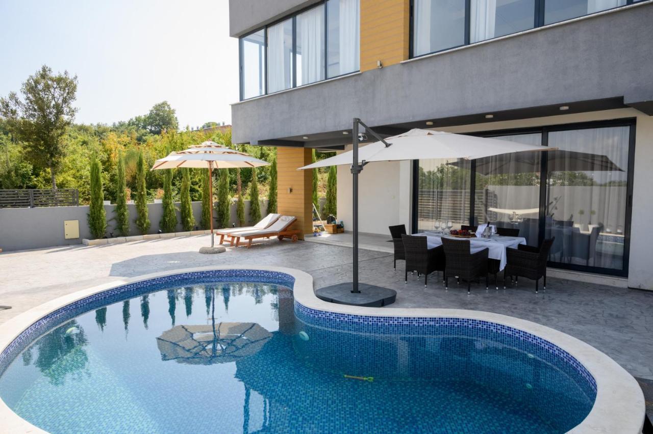 Luxury Scandinavian Улцинь Екстер'єр фото
