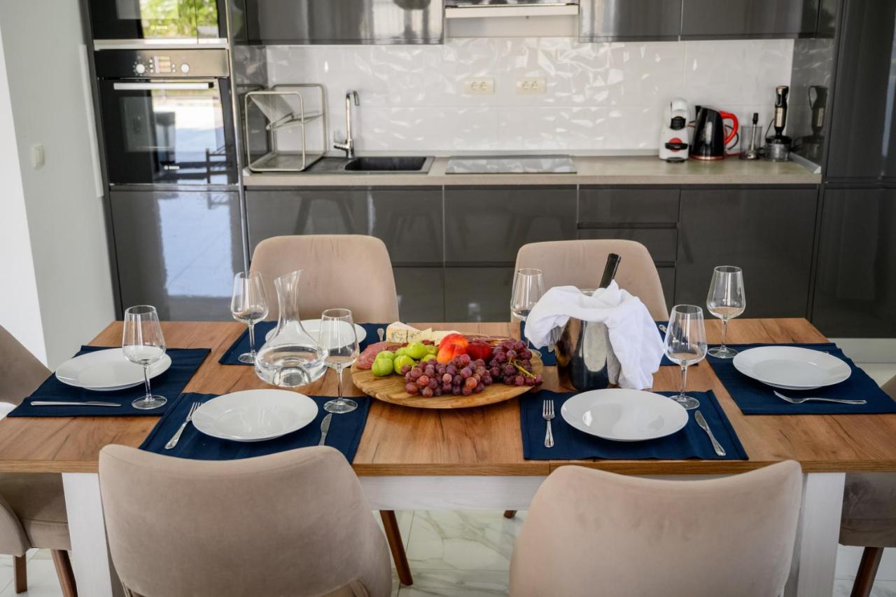 Luxury Scandinavian Улцинь Екстер'єр фото
